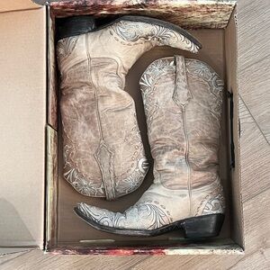 Old Gringo Tan Heeled Boots with Distressed Leather and Classic Silhouette